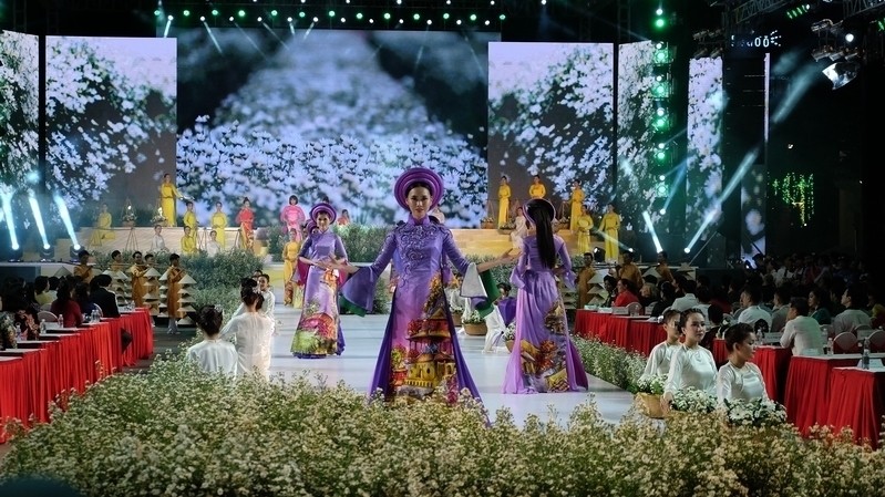 The opening ceremony of the ao dai festival in Ho Chi Minh City (Photo: VOV)