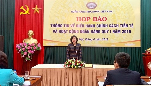 Deputy Governor of the State Bank of Vietnam Nguyen Thi Hong speaking at the press conference