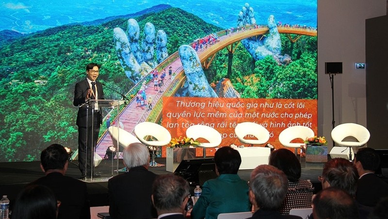 AVSE President Nguyen Duc Khuong addresses the opening of the Vietnam Global Leaders Forum (Photo: NDO)