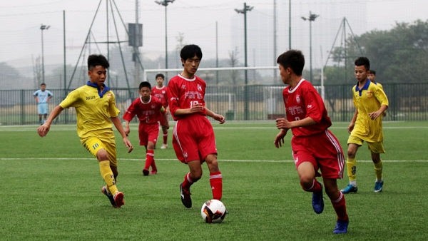 The match between U15 Thanh Hoa and U15 Monolith (Photo: VFF)