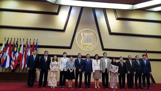 Ambassadors of ASEAN member countries and China pose for a photo at the event. 