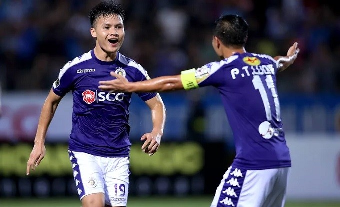 Hanoi FC midfielder Nguyen Quang Hai (no. 19) has rediscovered the feeling of scoring in the matchday 4 of the 2019 V.League.