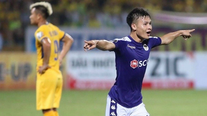Hanoi FC midfielder Nguyen Quang Hai has rediscovered the feeling of scoring in the matchday 4 of the 2019 V.League. (Photo: VPF)