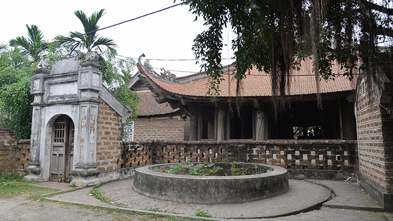 An ancient well located in the area surrounding Mong Phu communal house.