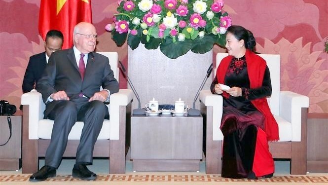  National Assembly Chairwoman Nguyen Thi Kim Ngan (R) and US Senator Patrick Leahy (Photo: VNA) 