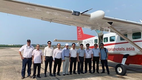 A working group of Quang Binh province examines the Quang Binh – Da Nang air route (Photo: VGP)