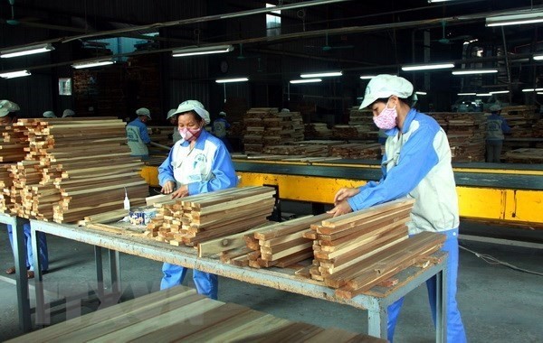 The export value of forestry products increased by 17.8% year on year to take in US$3.278 billion in the first four months this year. (Photo: VNA)