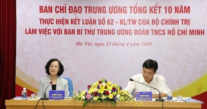 Politburo member Truong Thi Mai speaks at the session with the Youth Union. (Photo: VNA)