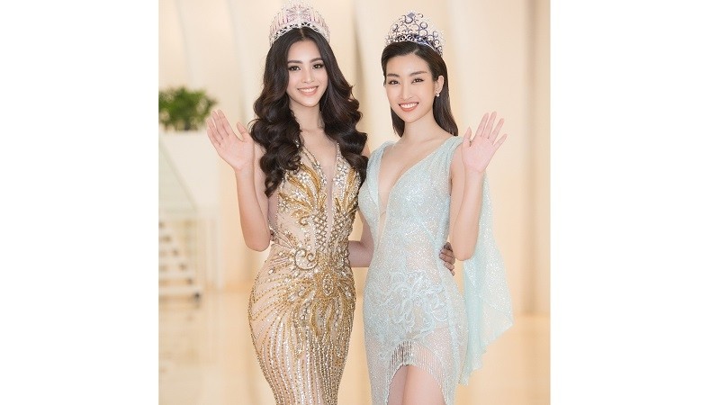 Do My Linh (R), Miss Vietnam 2016, and Tran Tieu Vy (L), Miss Vietnam 2018, named as ambassadors for the Miss World Vietnam pageant.