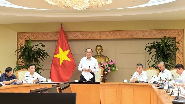 Minister - Chairman of the government Office, Mai Tien Dung, speaks at the meeting. (Photo: VGP)