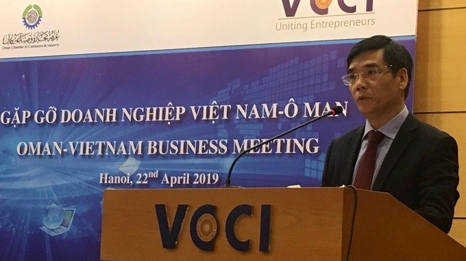 VCCI Vice Chairman Doan Duy Khuong speaks at the meeting. (Photo: VNA)