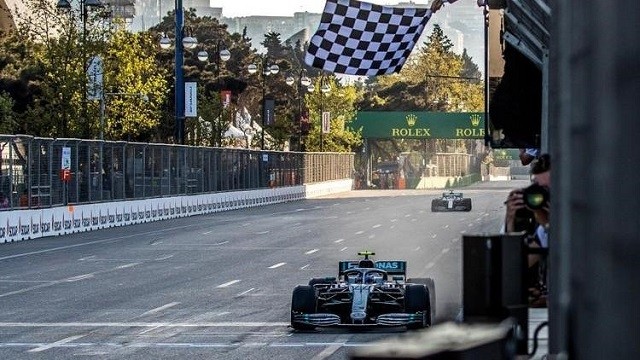 Mercedes' Valtteri Bottas crosses the finish line to win the race - F1- Azerbaijan Grand Prix - Baku City Circuit, Baku, Azerbaijan - April 28, 2019. (Photo: Pool via Reuters)