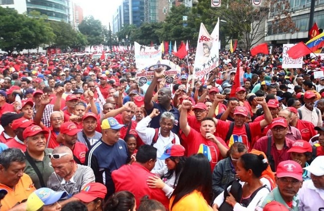  Telesur, Chavistas in Caracas protest in support of Maduro. (Source: Liberation News)