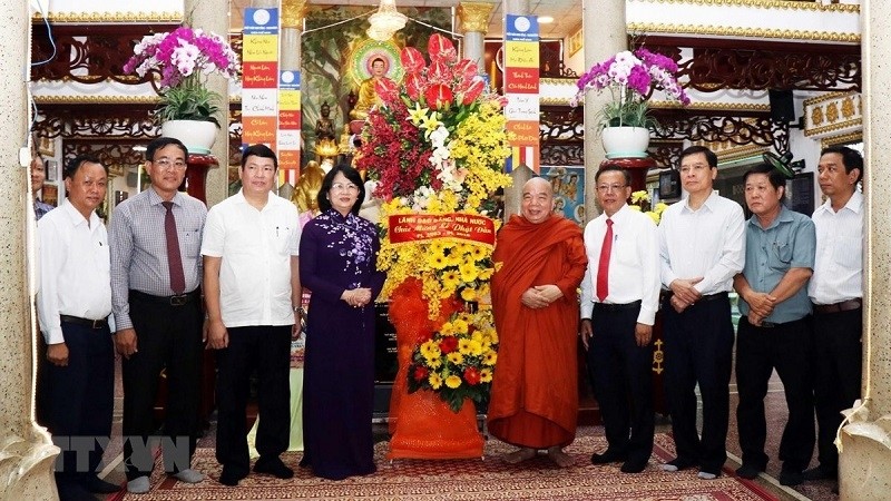 Vice President Dang Thi Ngoc Thinh at Pho Minh Temple in Ho Chi Minh City (Photo: VNA)