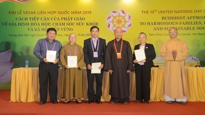The forum discussing Buddhist philosophy and ethics education was held in Ha Nam province on May 11. (Photo: NDO/Dao Phuong)
