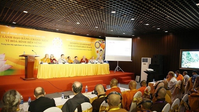 The panel discussion on mindful leadership for sustainable peace. (Photo: VNA)