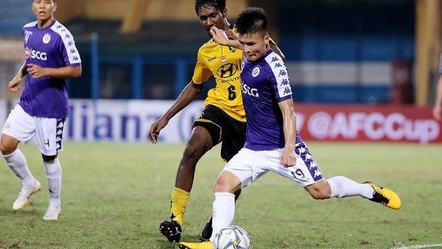 Hanoi FC's Quang Hai in action during their match against Singapore's Tampines Rovers in the AFC Cup on May 15, 2019.