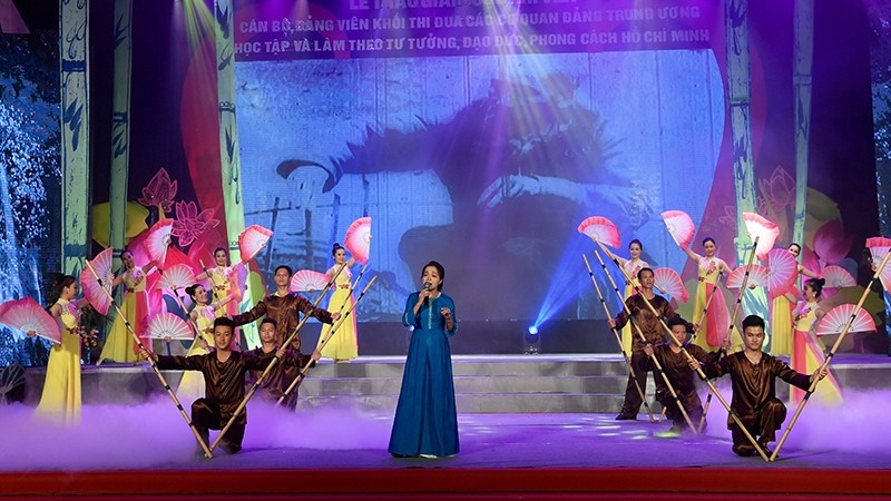 A performance at the awards ceremony (Photo: Trong Hai)