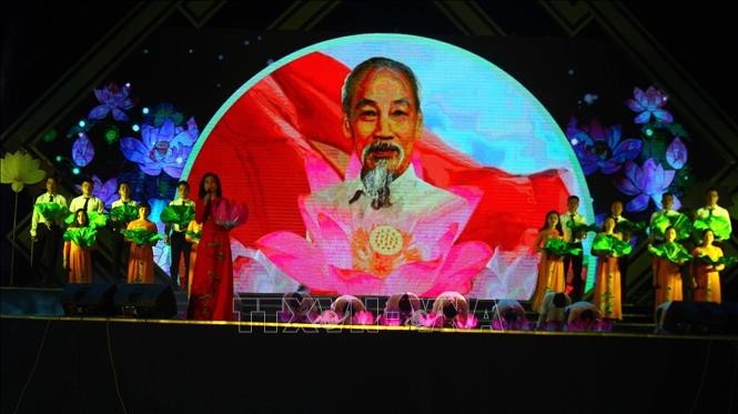 A performance at the opening ceremony of Sen Village Festival (Photo: VNA)