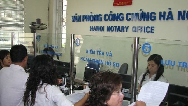 The notary service has been outsourced to the private sector. (Photo: Bao Phap Luat)