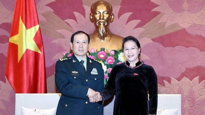 NA Chairwoman Nguyen Thi Kim Ngan (R) receives Chinese Defence Minister Wei Fenghe in Hanoi on May 27 (Photo: VNA)