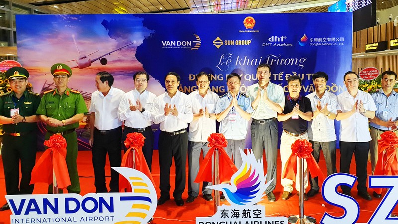 The opening ceremony for the Van Don - Shenzhen air route (Photo: baoquangninh.com.vn)