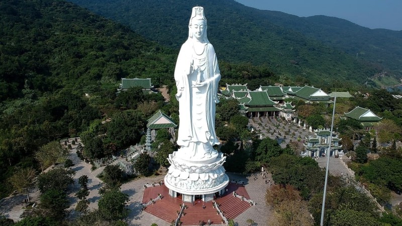 The photos of statue of Bodhisattva Kuan Yin in Da Nang city 