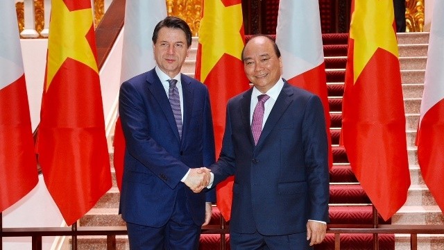 Prime Minister Nguyen Xuan Phuc (R) and Italian PM Giuseppe Conte (Photo: NDO/Tran Hai)