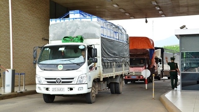 Trucks loaded with fresh lychee have priority for customs clearance at Kim Thanh border gate in Lao Cai province
