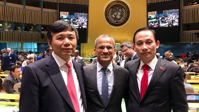 Ambassador Burhan Gafoor (C), head of Singapore's mission to the UN, is pictured with Vietnamese UN Ambassador Dang Dinh Quy (L) and Deputy Foreign Minister Le Hoai Trung at the UN headquarters in New York (Photo posted to Gafoor's Twitter account on June 7, 2019.)