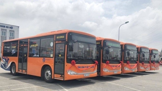 Bus route linking Ha Dong district and Noi Bai airport put into operation (Photo: baogiaothong.vn)