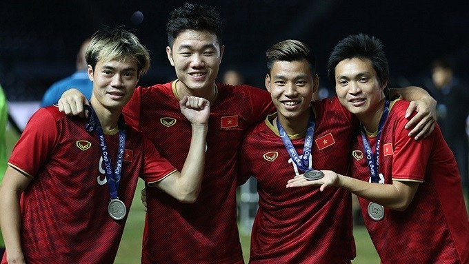 The Vietnamese team claim silver medals at the 2019 King’s Cup in Thailand.