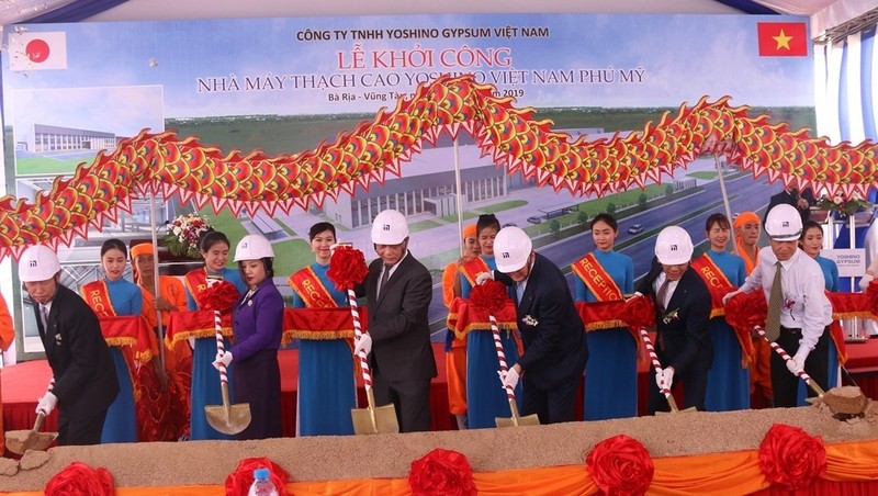 At the groundbreaking ceremony for the plant. (Photo: VNA)