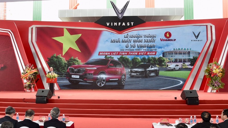 Prime Minister Nguyen Xuan Phuc speaking at the inauguration of VinFast's car manufacturing facility. (Photo: Tran Hai)