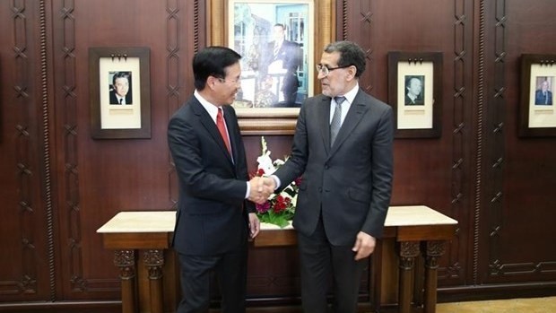 Politburo member Vo Van Thuong (L) meets with Moroccan Prime Minister Saad Eddine El Othmani. (Photo: VNA)