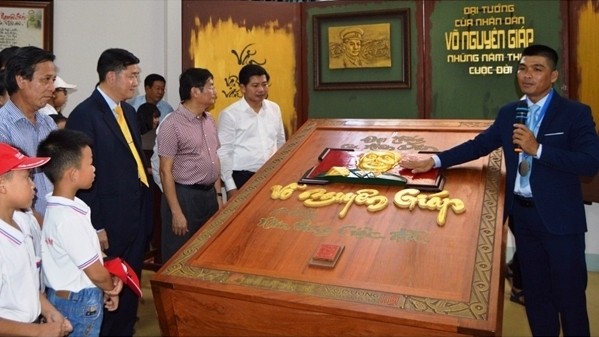 The calligraphy book on General Vo Nguyen Giap (Photo: NDO)