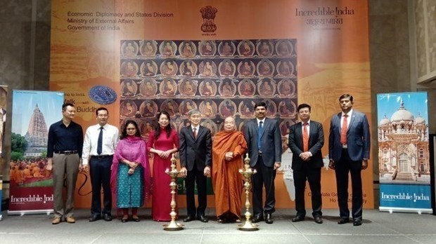 Vietnamese and Indian delegates at the launch of "Incredible India" programme (Photo: VNA)