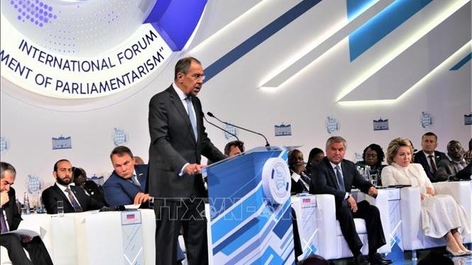 Russian Foreign Minister Sergei Lavrov addresses the second international forum on the “Development of Parliamentarism” in Moscow on July 1 (Photo: VNA)
