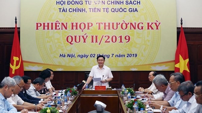 Deputy Prime Minister Vuong Dinh Hue speaks at the meeting (Photo: VGP)