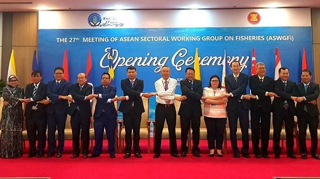 Delegates join a group photo at the 27th meeting of ASEAN Sectoral Working Group on Fisheries. (Photo: CPV)