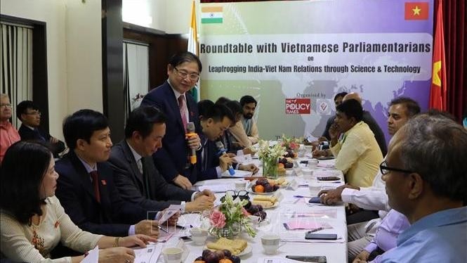 A roundtable was held at the Vietnamese Embassy in India on July 4 to discuss Vietnam - India sci-tech cooperation. (Photo: VNA)