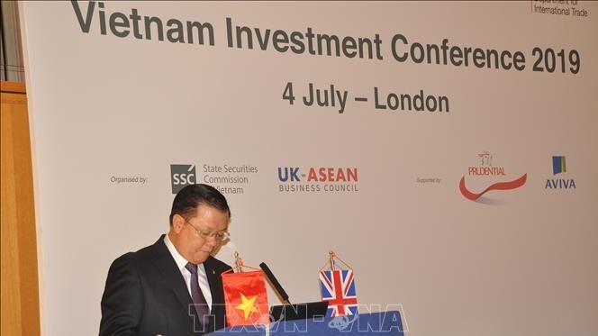 Finance Minister Dinh Tien Dung affirms that the UK is an important economic partner of Vietnam while Vietnam is an important economic partner of the UK in Southeast Asia. (Photo:VNA)