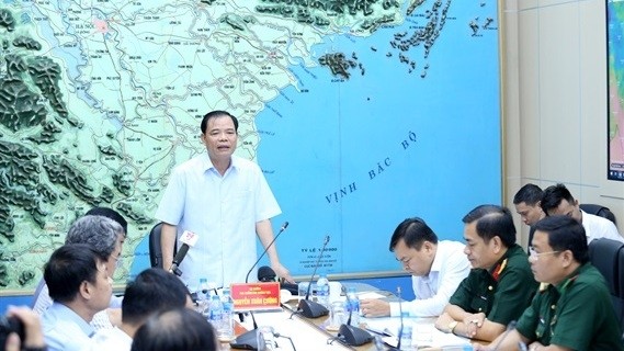 Minister Nguyen Xuan Cuong asks the authorities concerned to prepare for tropical storm Mun. (Photo: Nong Nghiep)