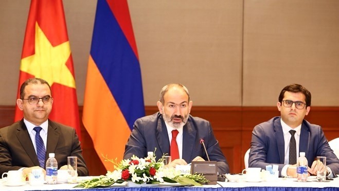 Armenian Prime Minister Nikol Pashinyan (centre) speaks at the working session with Vietnamese businesses in Hanoi on July 6 (Photo: VNA)