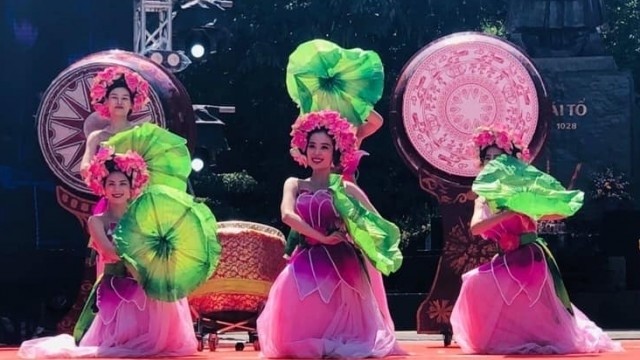 A performance at the opening ceremony for the festival (Photo: NDO)