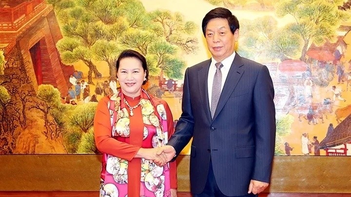 National Assembly Chairwoman Nguyen Thi Kim Ngan and Chairman of the Chinese National People’s Congress Li Zhanshu (Photo: VNA)