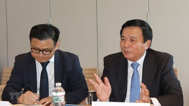 Nguyen Xuan Thang (right), Secretary of the Communist Party of Vietnam Central Committee and Chairman of the Central Theory Centre, has had meetings with representatives of US and international organisations and institutions in Washington DC. (Photo: VNA)