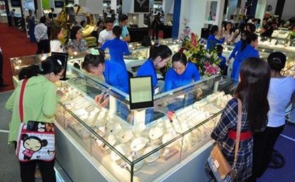 Vietnam International Jewelry Fair 2012 opens