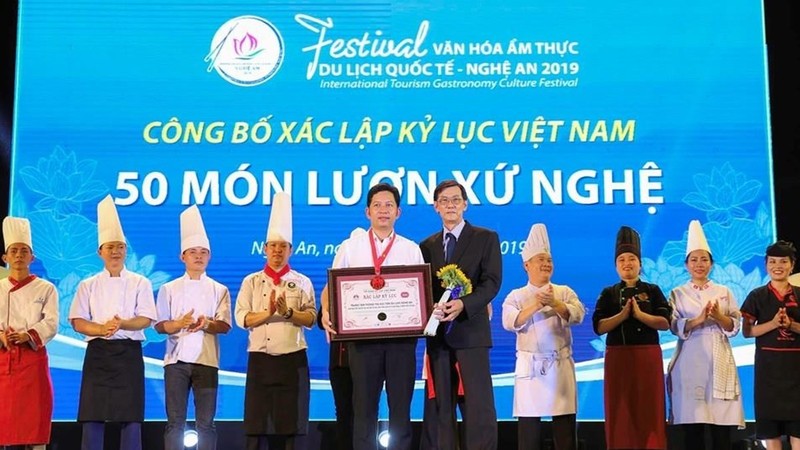 Nghe An’s 50 eel dishes establish Vietnam record
