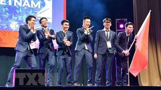 The Vietnamese team at the 2019 IMO (Photo: VNA)